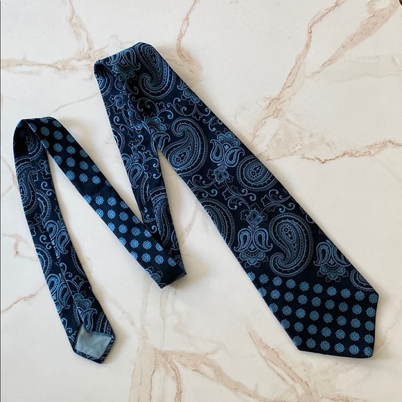 Paisley and Polka Dot Men's Tie - Picture 1 of 4